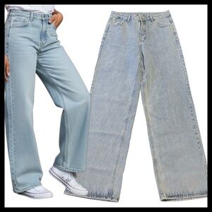 NWOT Light Wash High Waist Wide Leg Denim Jeans (30x32)